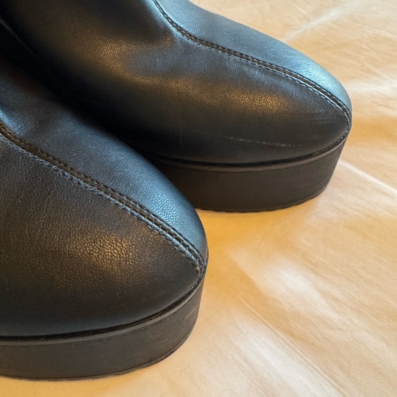 Steve Madden Black Wedge Ankle Boots - Picture 5 of 10